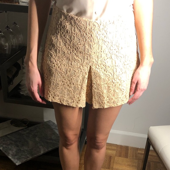 Lace Shorts / Skort - Picture 2 of 3